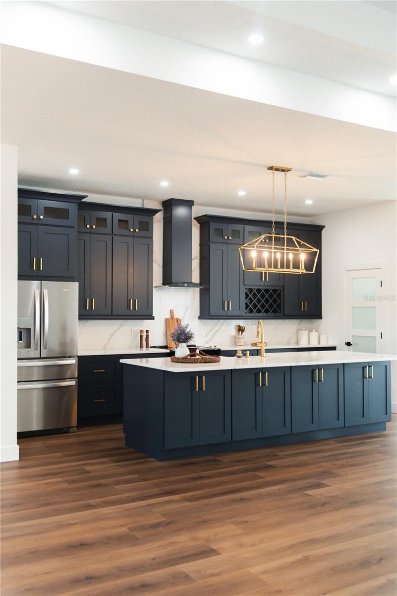 Image 12 of 47 For 15364 Newport Road