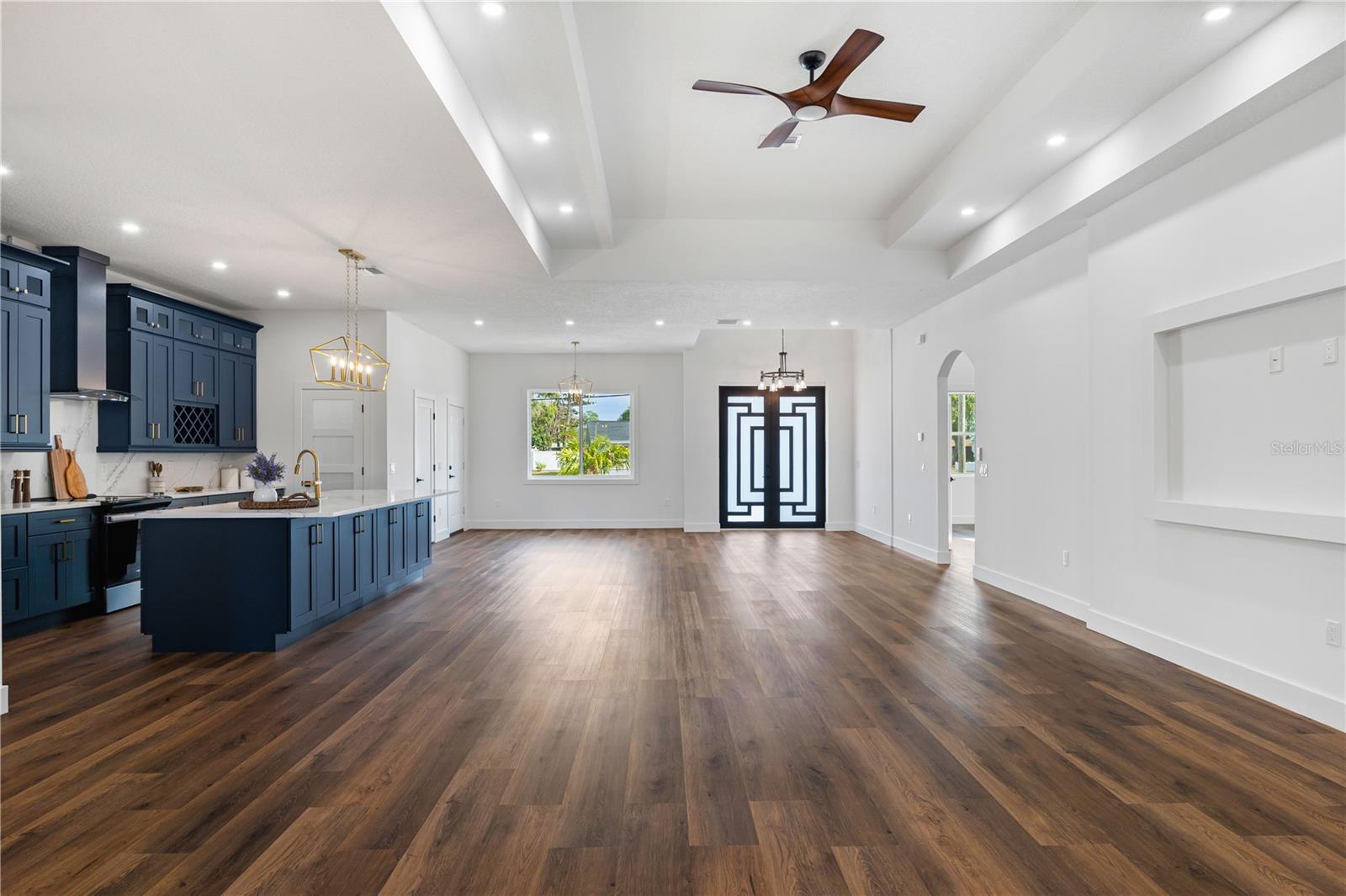 Image 13 of 47 For 15364 Newport Road