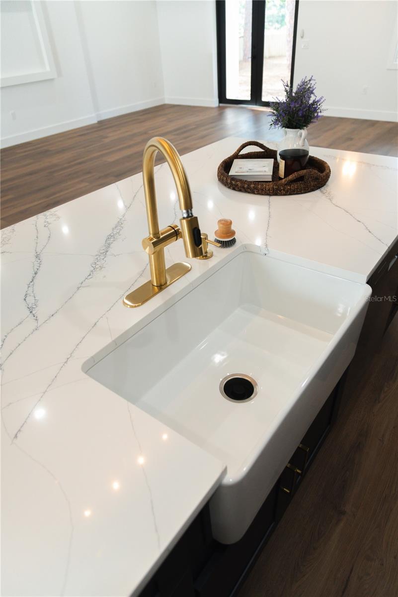 Image 18 of 47 For 15364 Newport Road