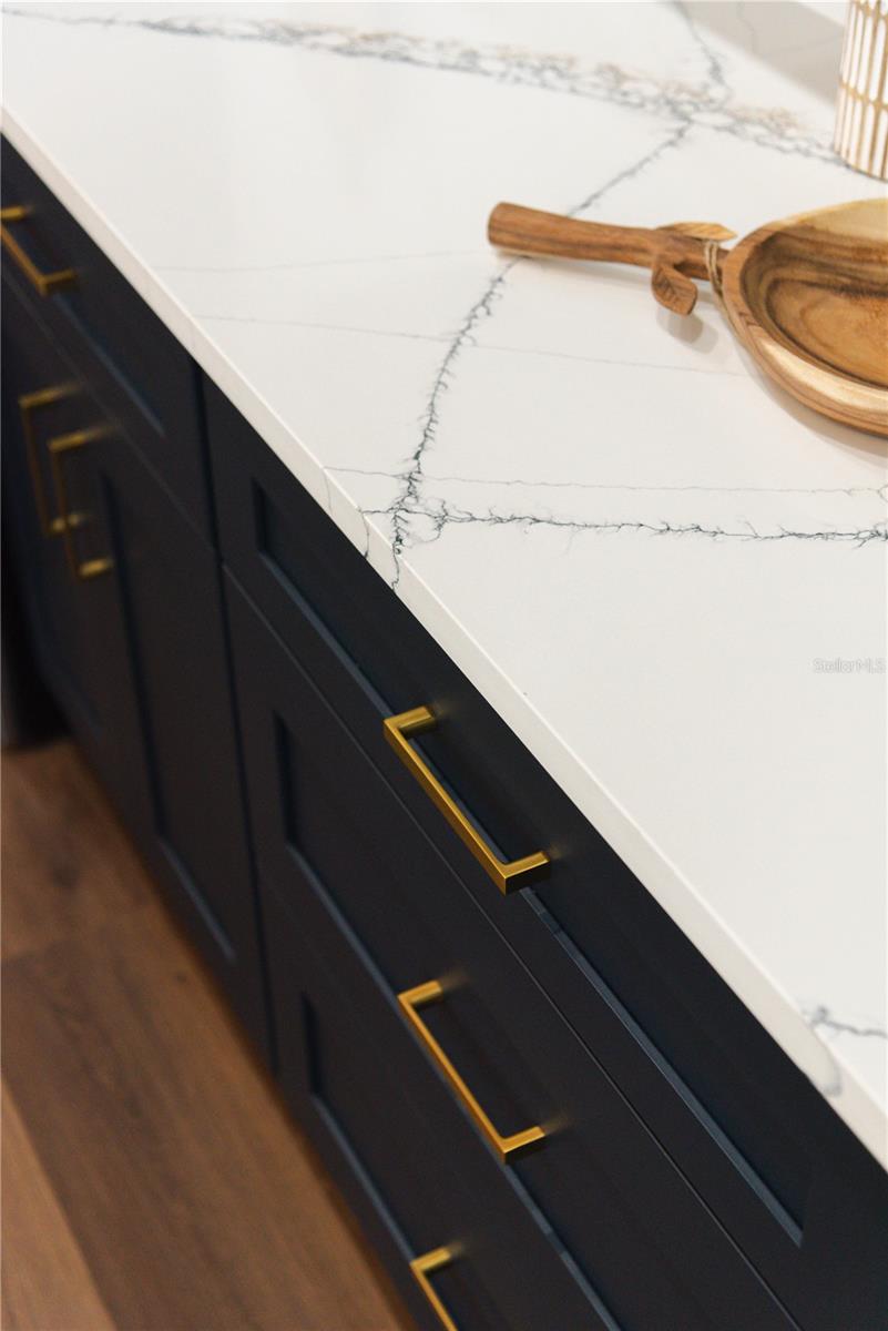 Image 19 of 47 For 15364 Newport Road