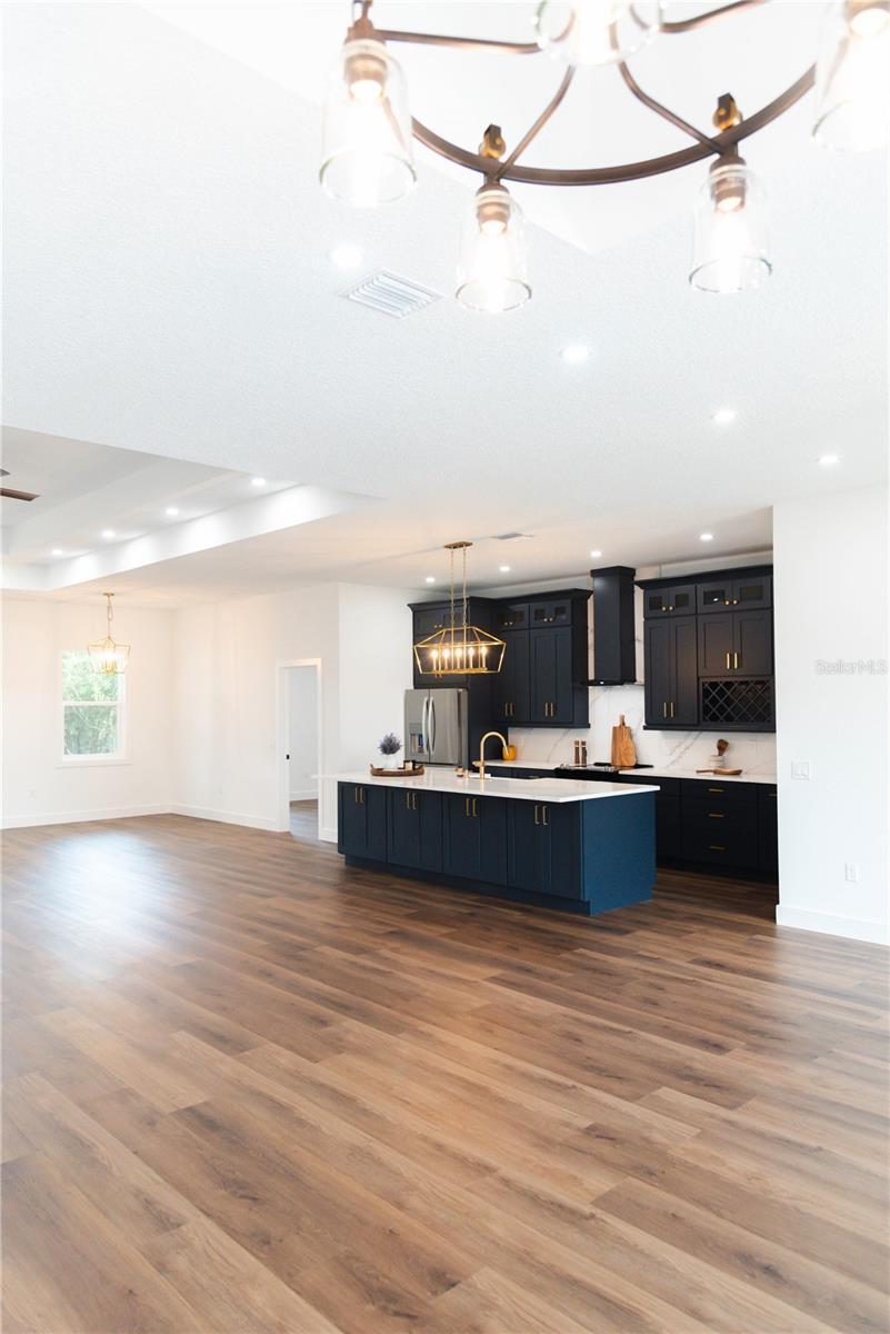 Image 21 of 47 For 15364 Newport Road