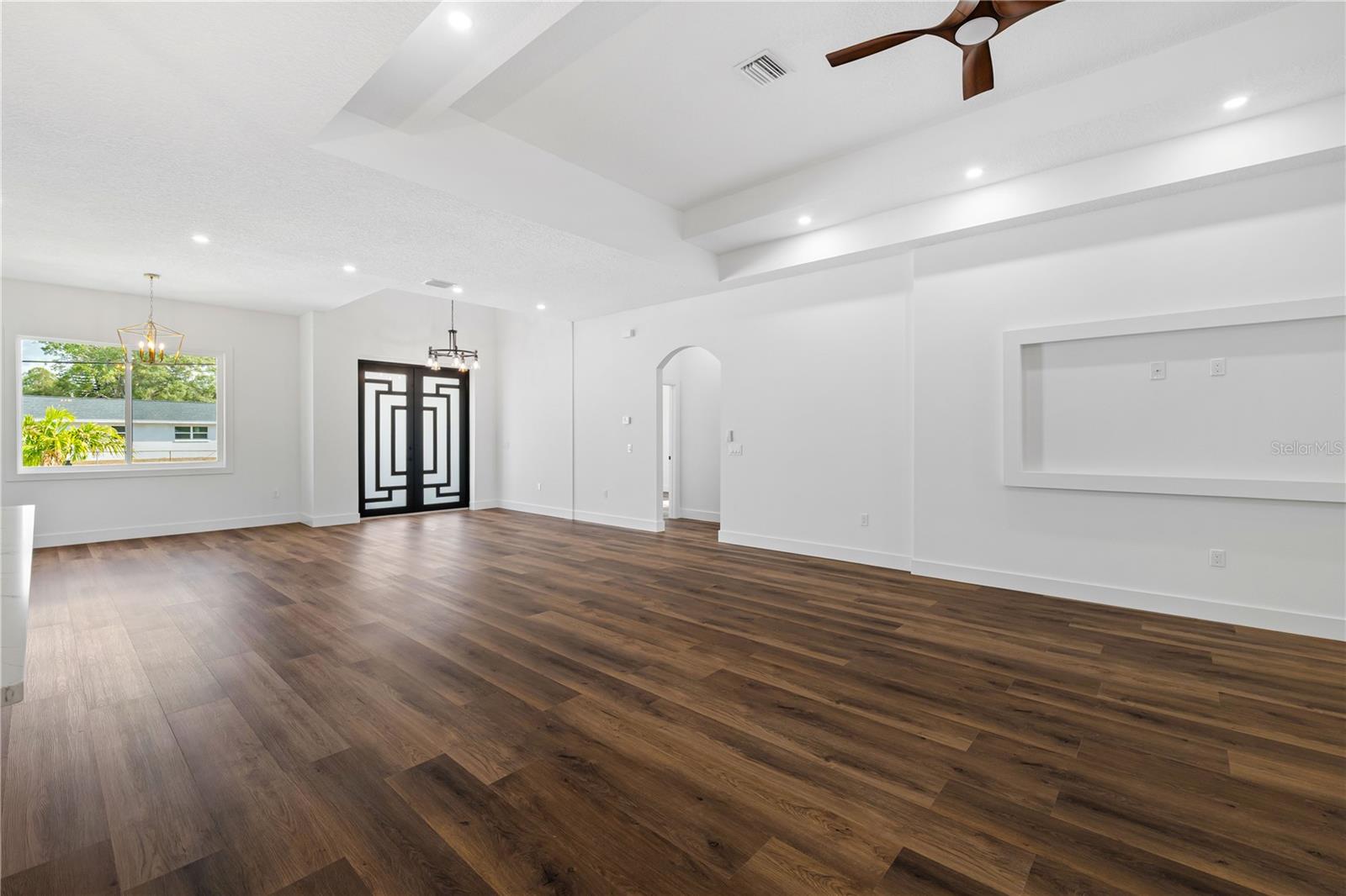 Image 24 of 47 For 15364 Newport Road