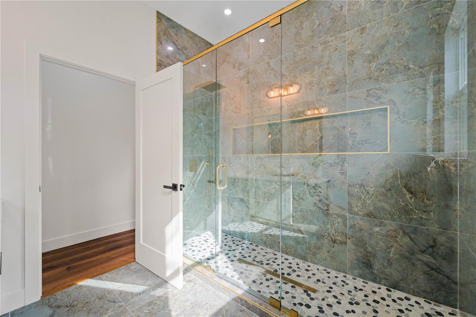 Image 27 of 47 For 15364 Newport Road