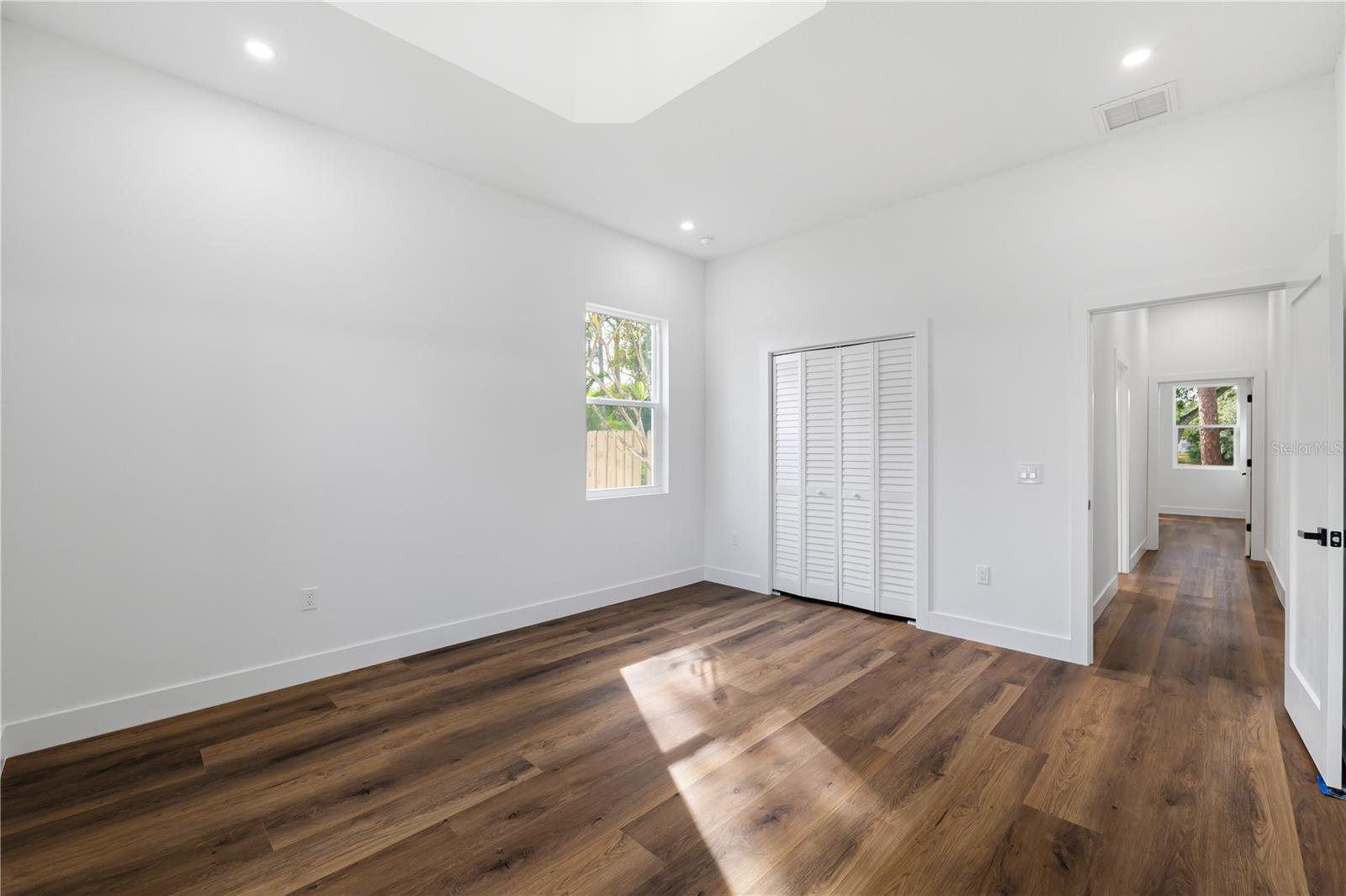 Image 30 of 47 For 15364 Newport Road