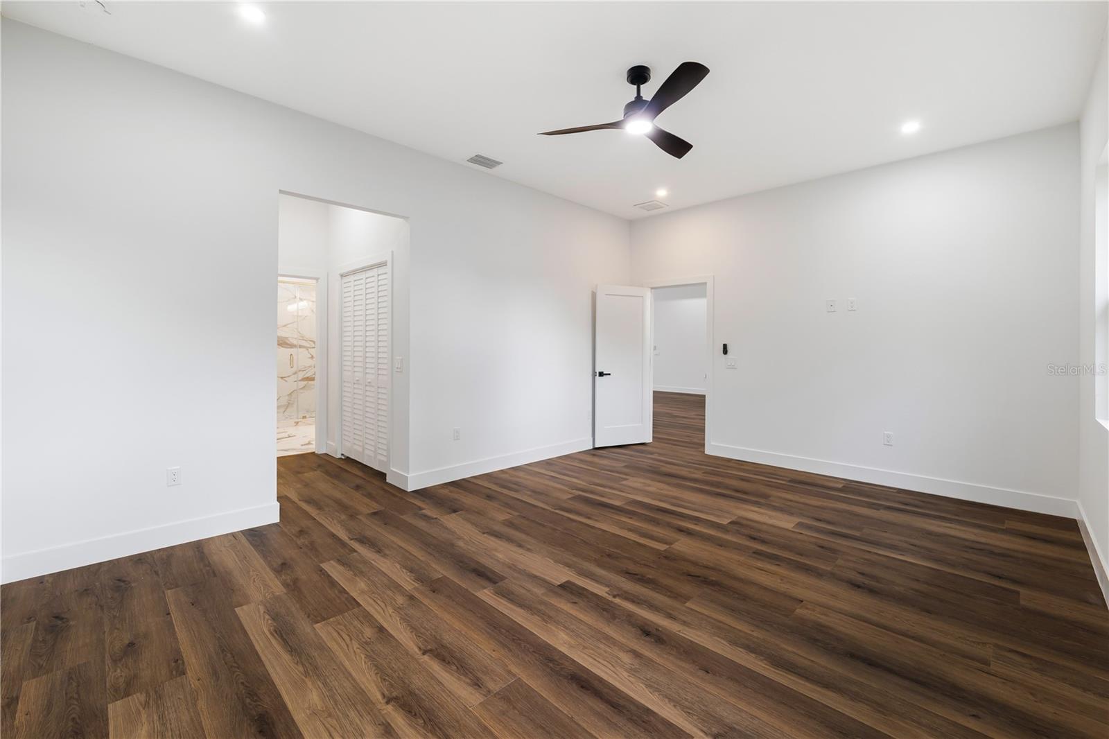 Image 32 of 47 For 15364 Newport Road