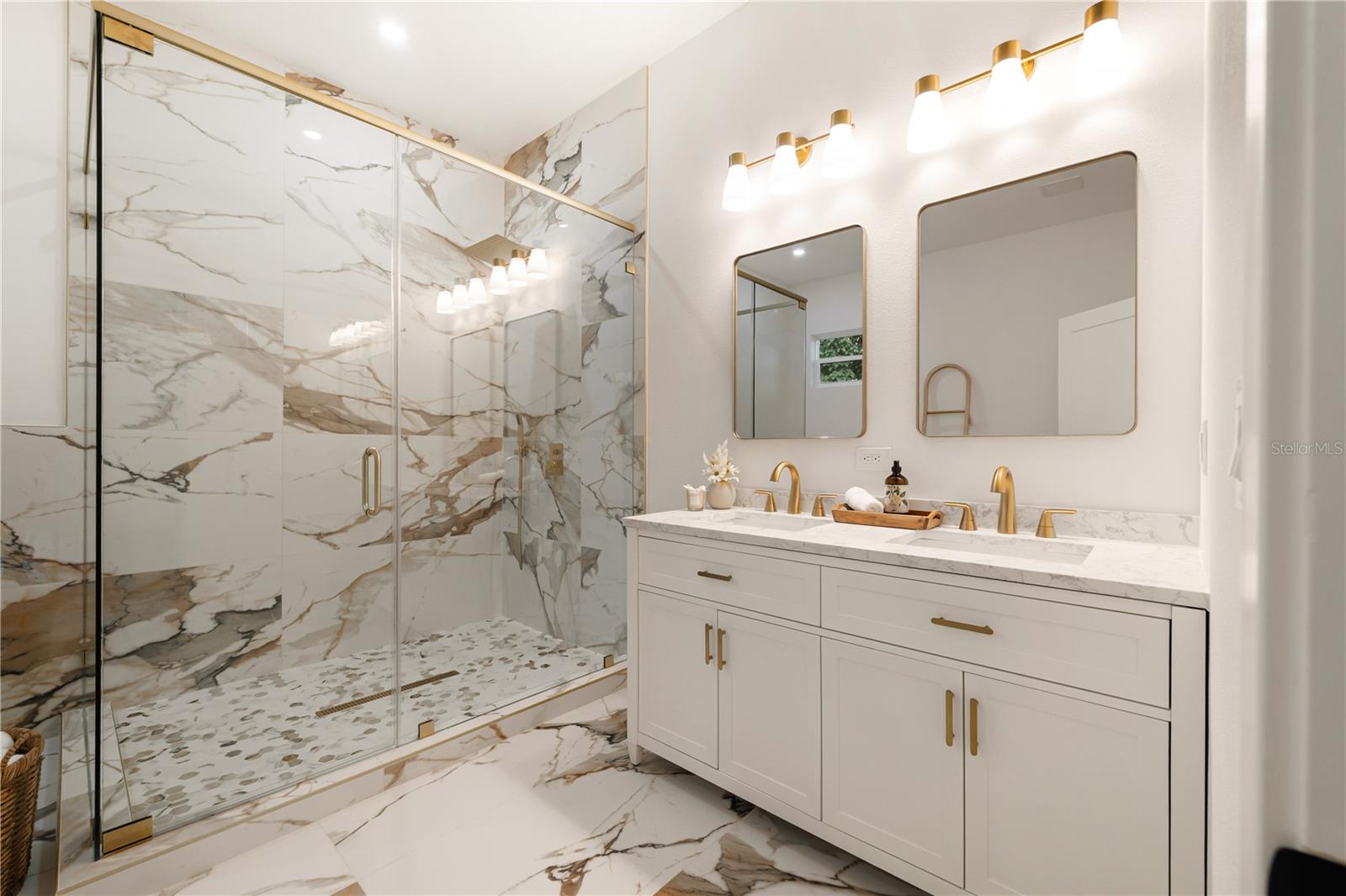 Image 34 of 47 For 15364 Newport Road