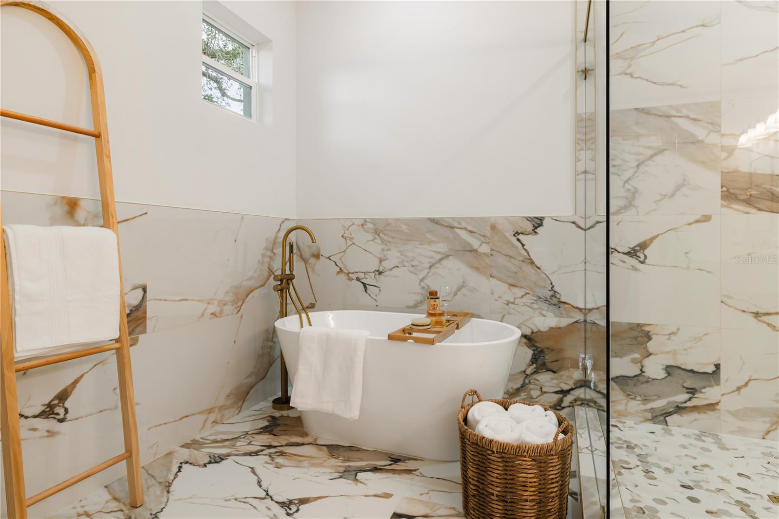 Image 36 of 47 For 15364 Newport Road