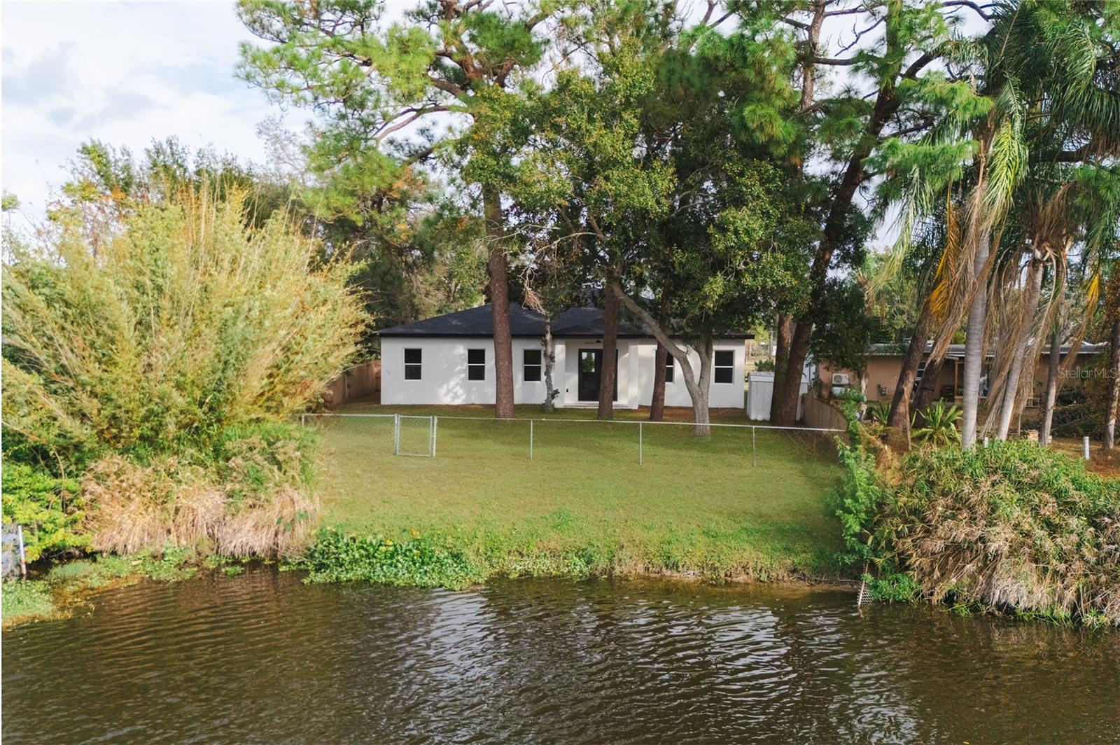 Image 40 of 47 For 15364 Newport Road