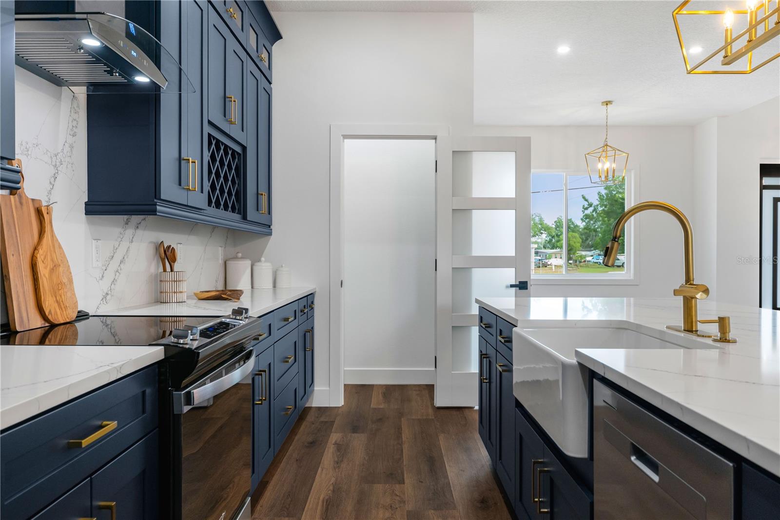 Image 7 of 47 For 15364 Newport Road