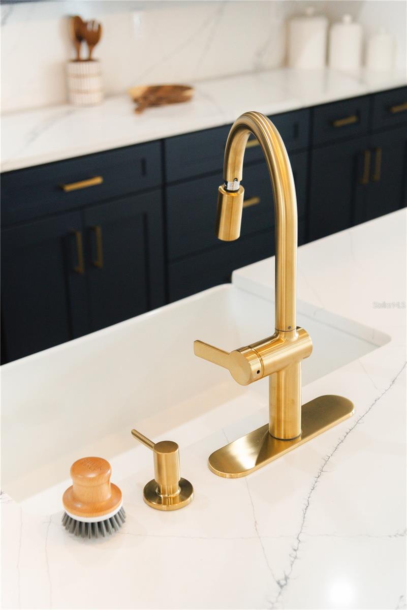 Image 8 of 47 For 15364 Newport Road