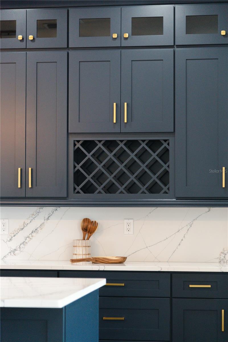 Image 9 of 47 For 15364 Newport Road