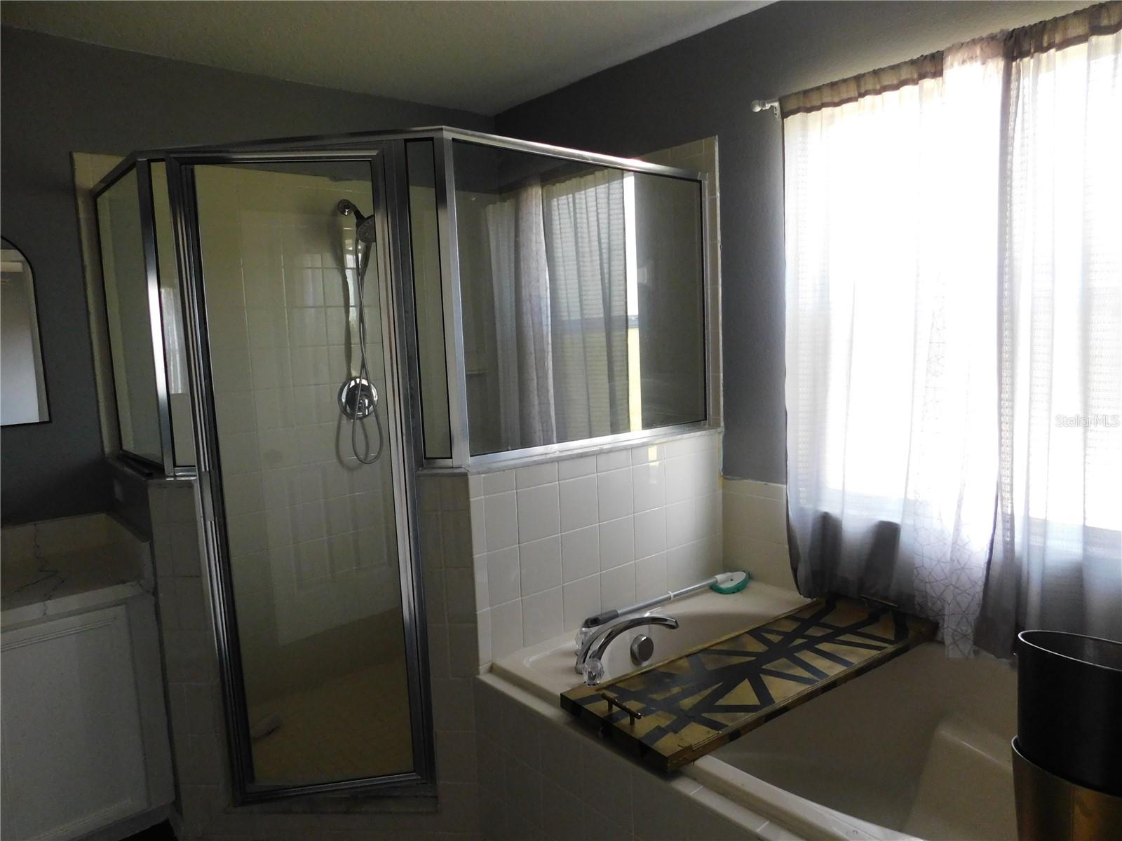 Image 14 of 22 For 609 Linnet Court