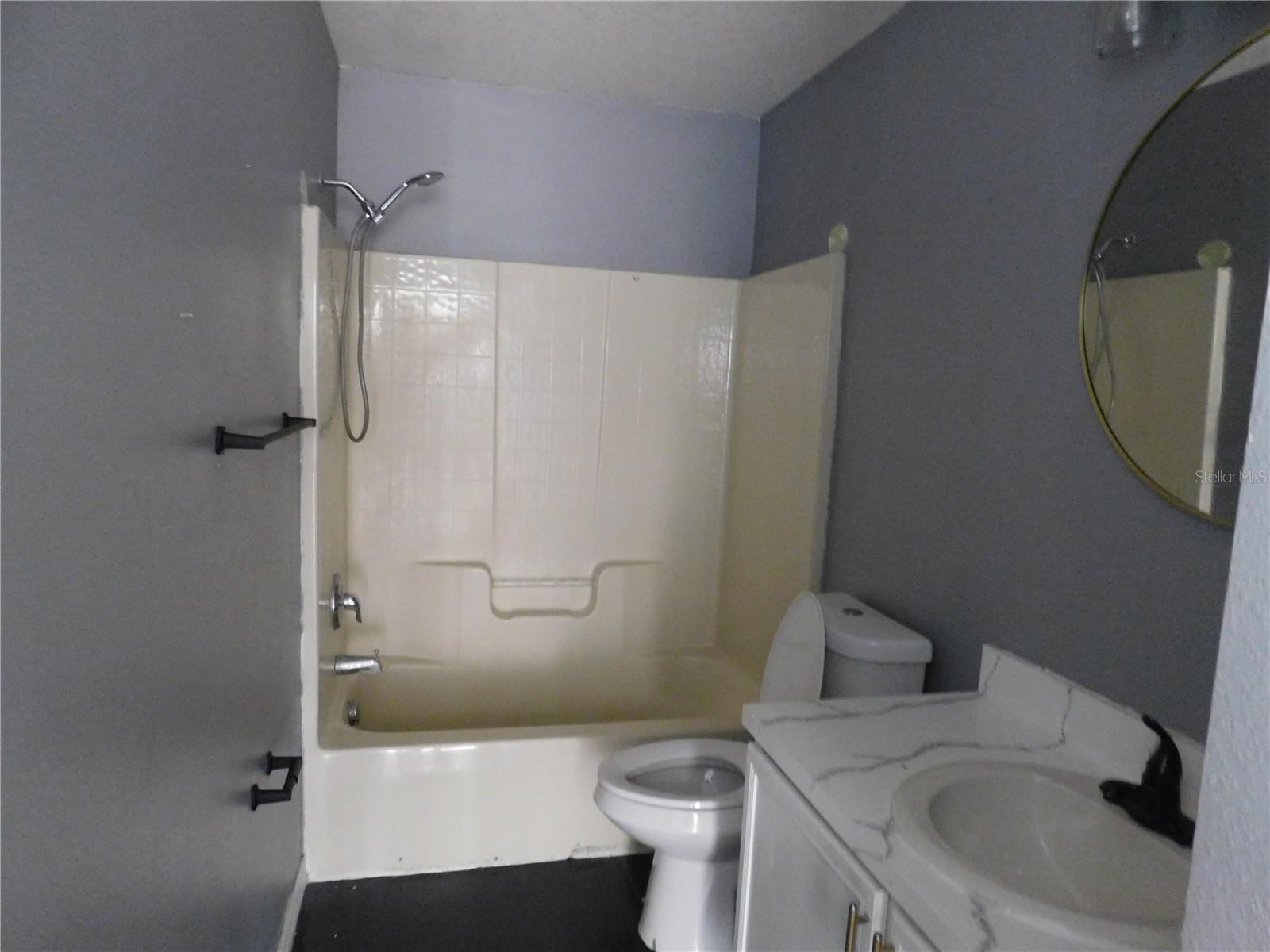 Image 18 of 22 For 609 Linnet Court