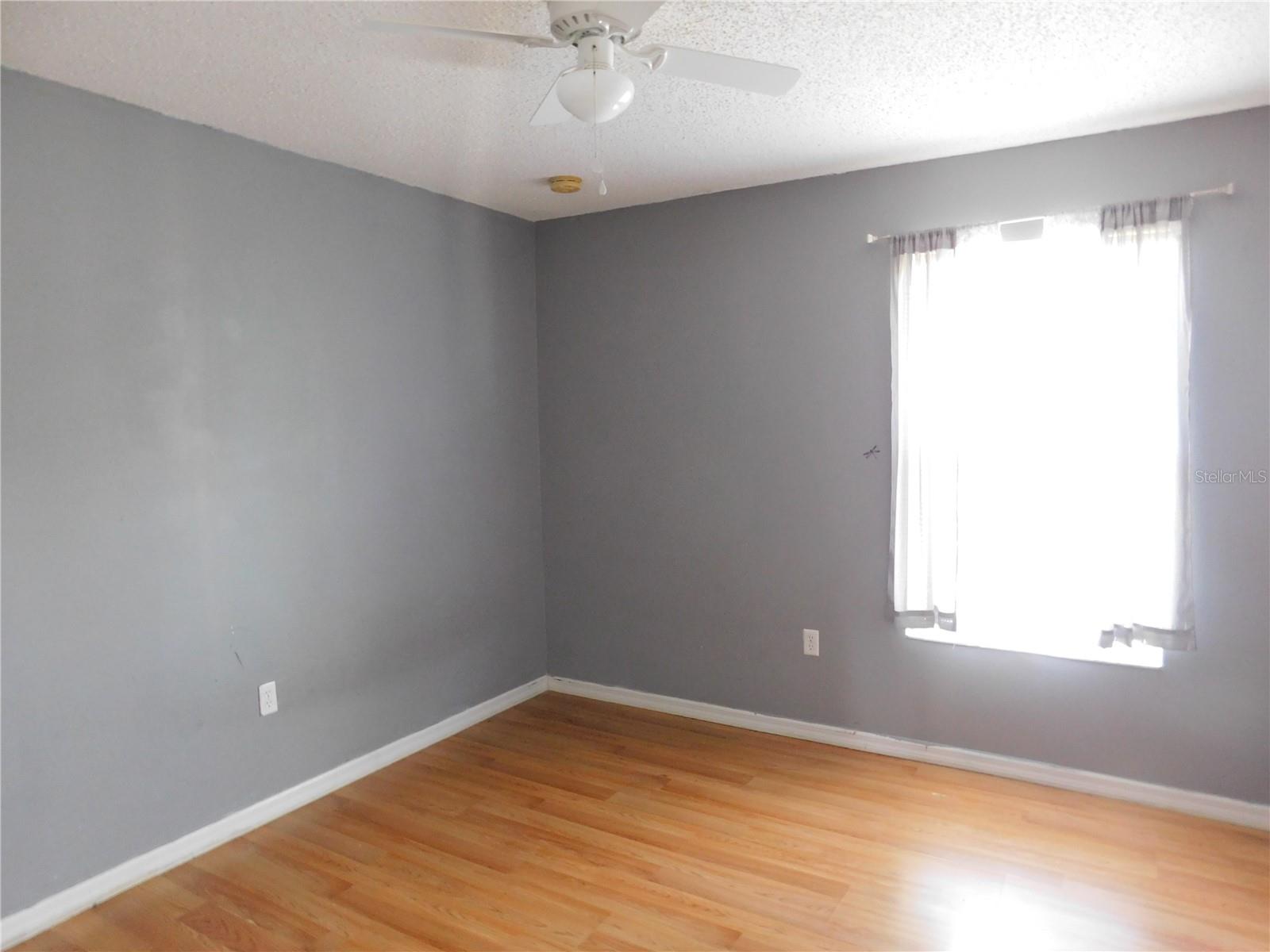 Image 19 of 22 For 609 Linnet Court