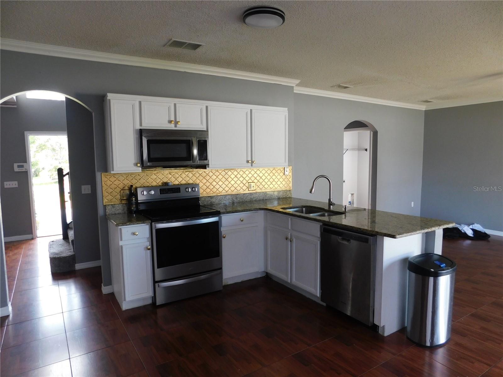 Image 2 of 22 For 609 Linnet Court