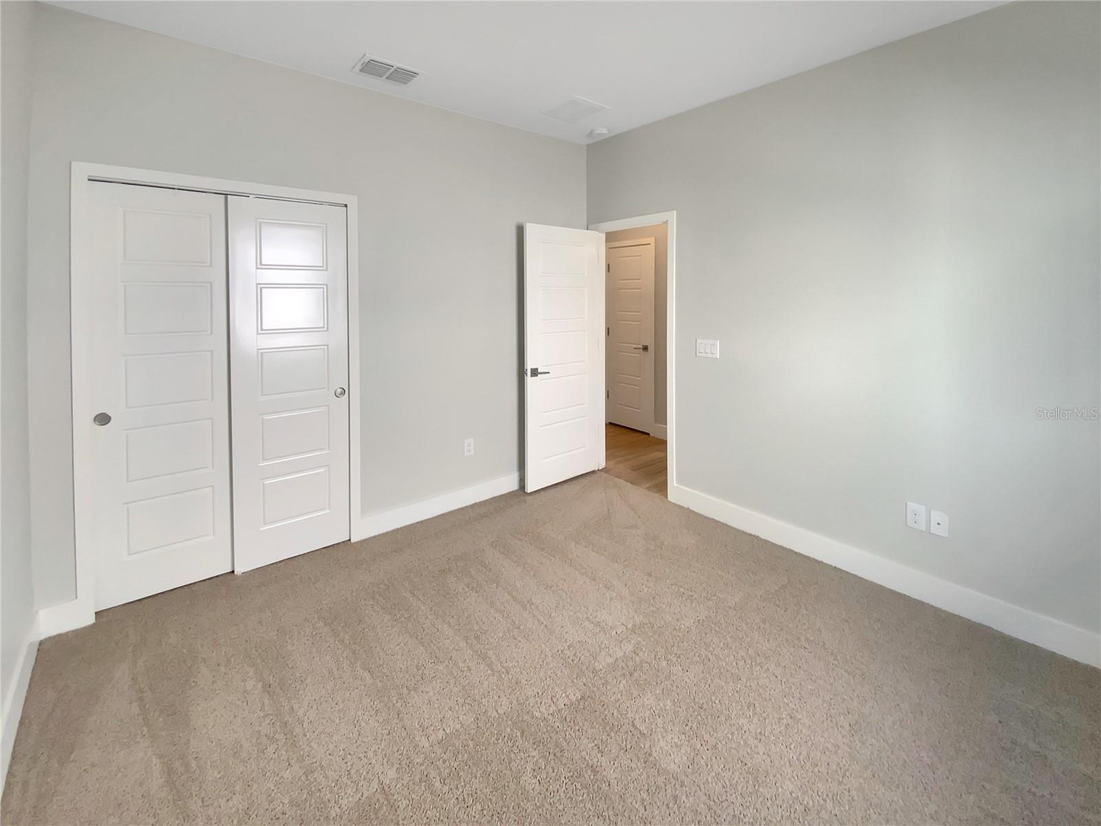 Listing photo id 17 for 17335 Brighton Lake Road