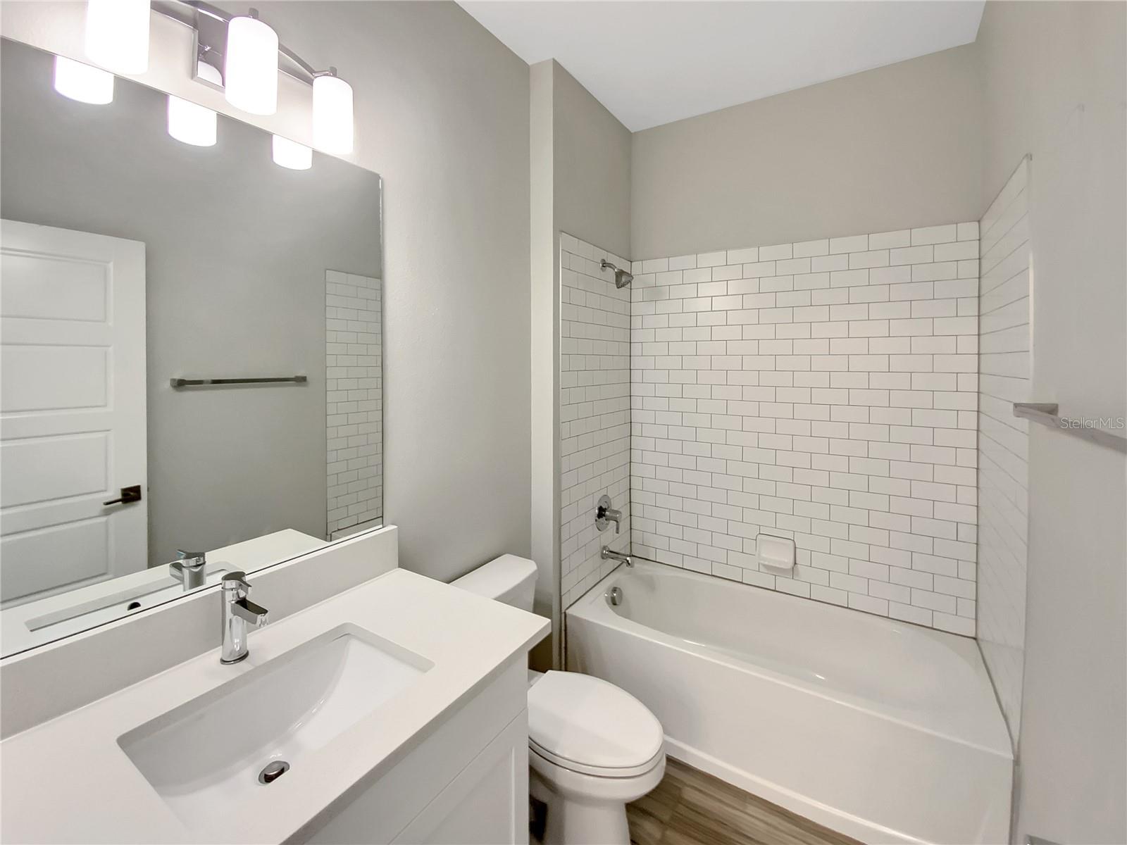 Listing photo id 19 for 17335 Brighton Lake Road