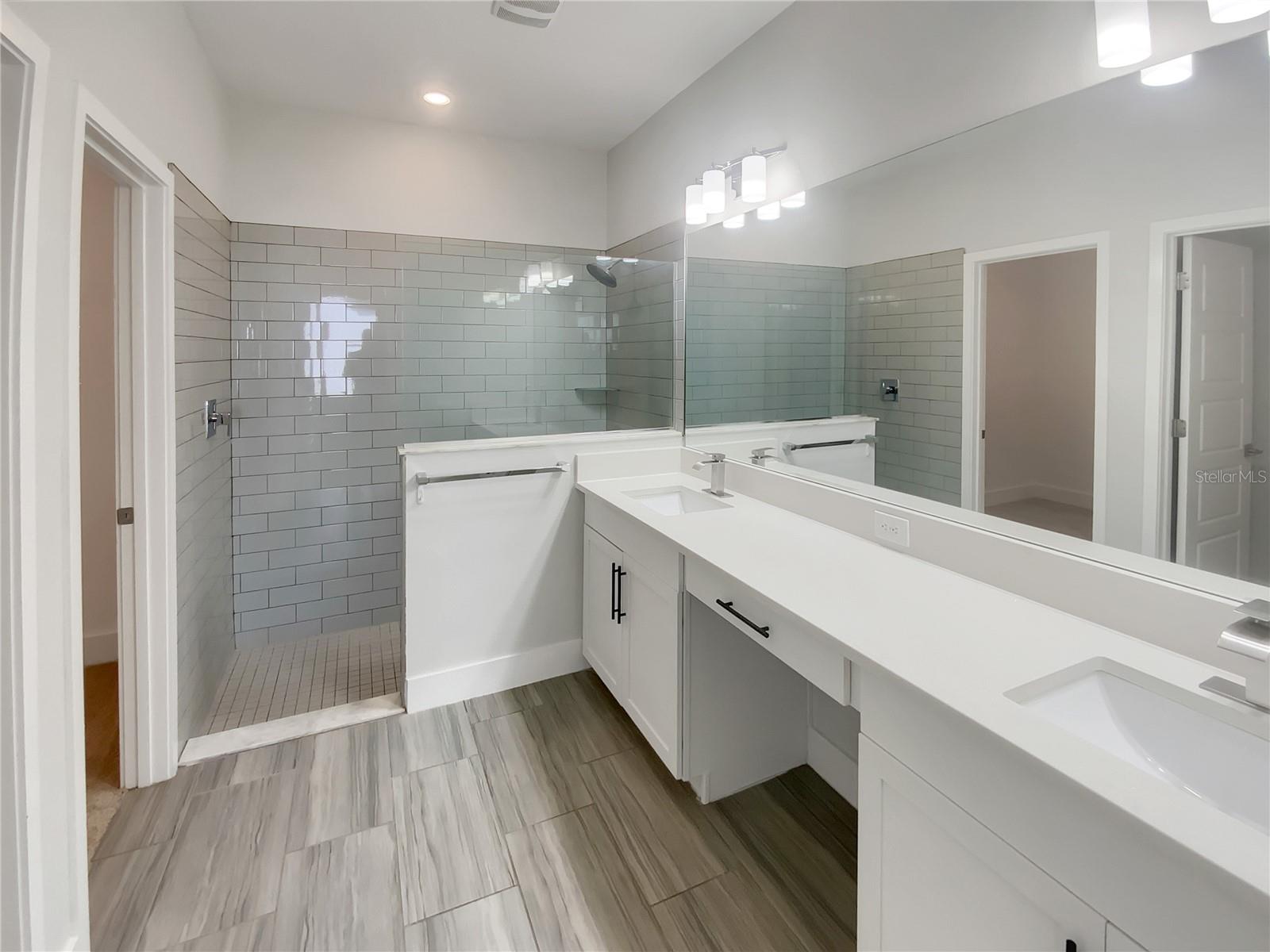 Listing photo id 27 for 17335 Brighton Lake Road