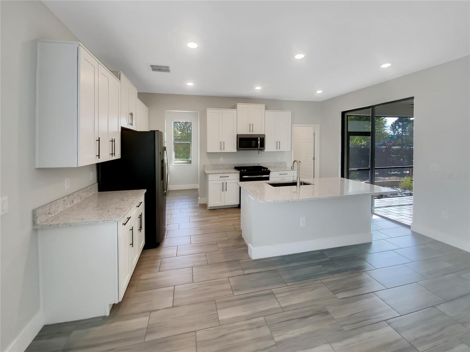 Listing photo id 4 for 17335 Brighton Lake Road