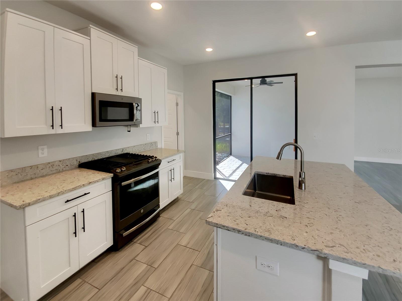 Listing photo id 5 for 17335 Brighton Lake Road