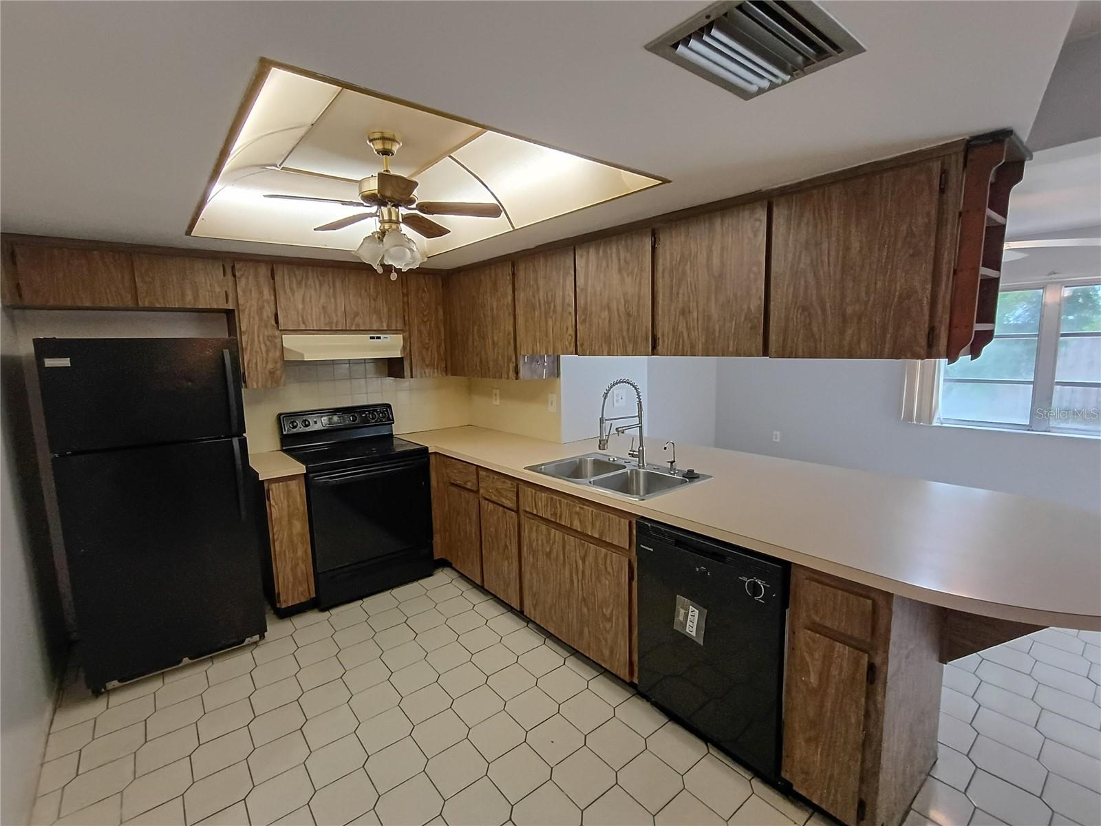 Image 11 of 36 For 7338 Foxbloom Drive