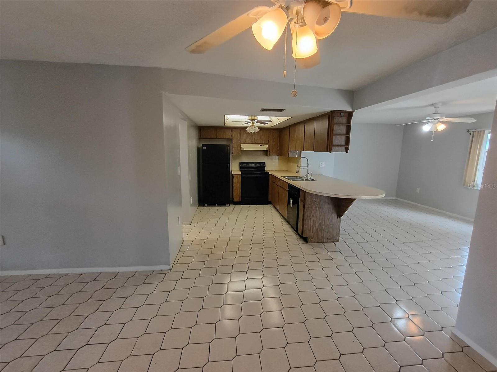 Image 5 of 36 For 7338 Foxbloom Drive