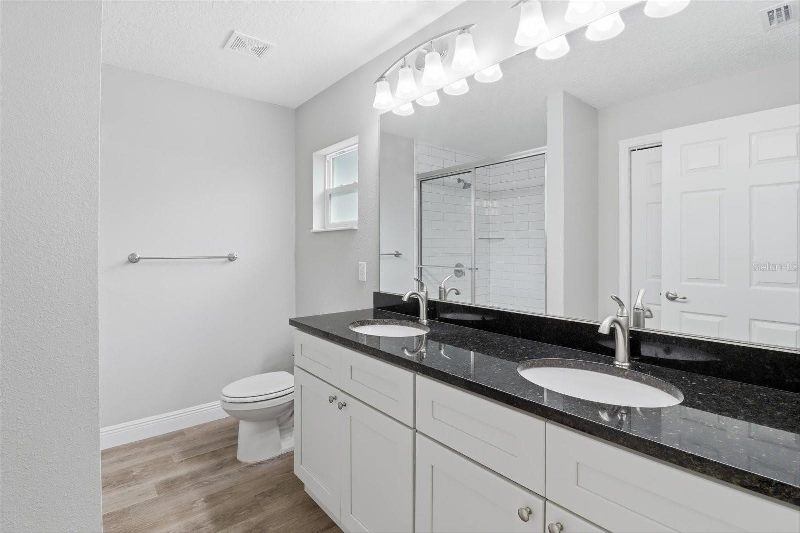 Image 18 of 45 For 5932 Flagstaff Avenue