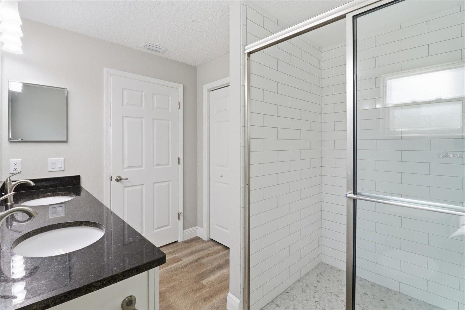 Image 19 of 45 For 5932 Flagstaff Avenue