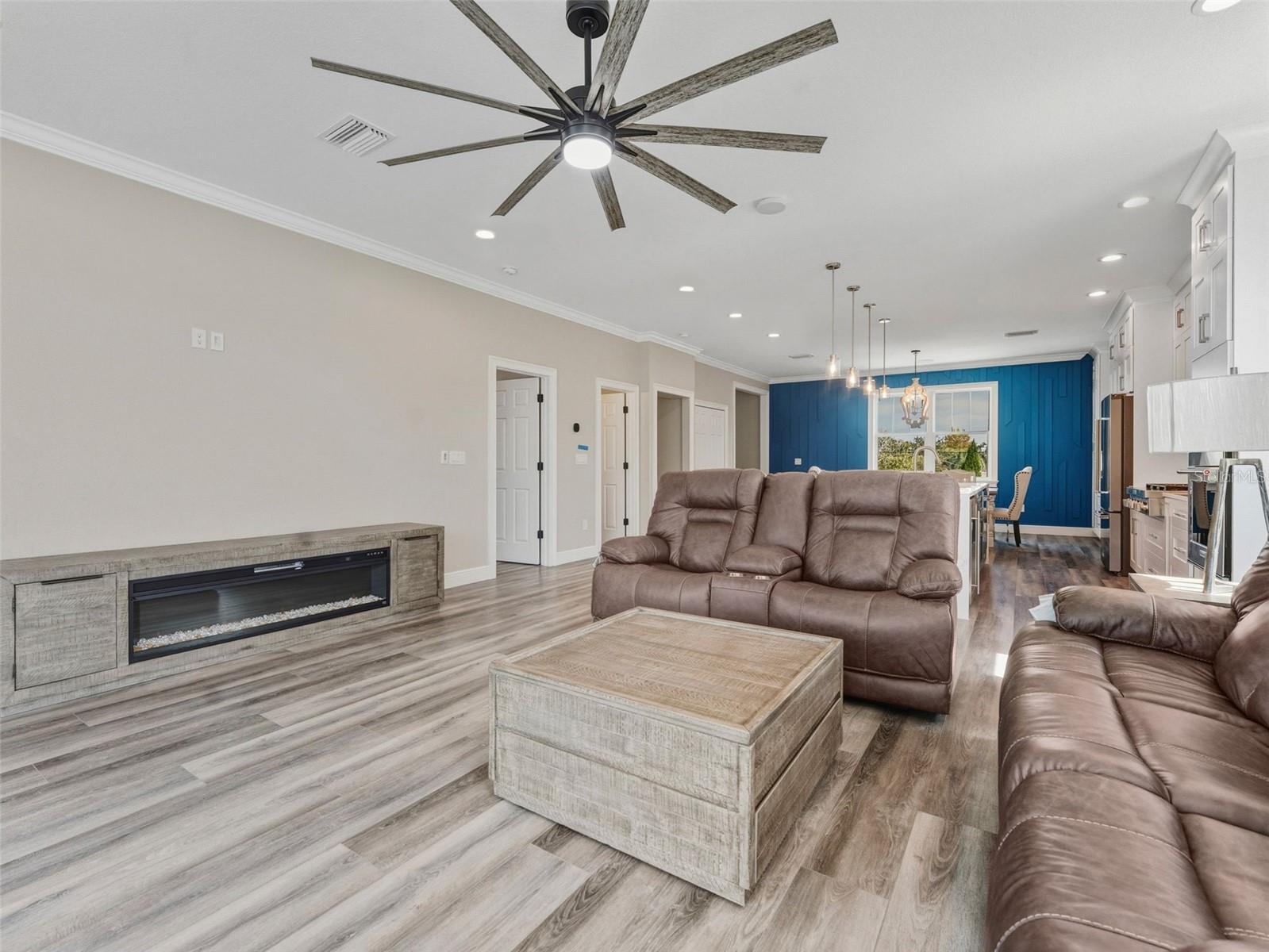 Image 10 of 76 For 8717 Driftwood Drive