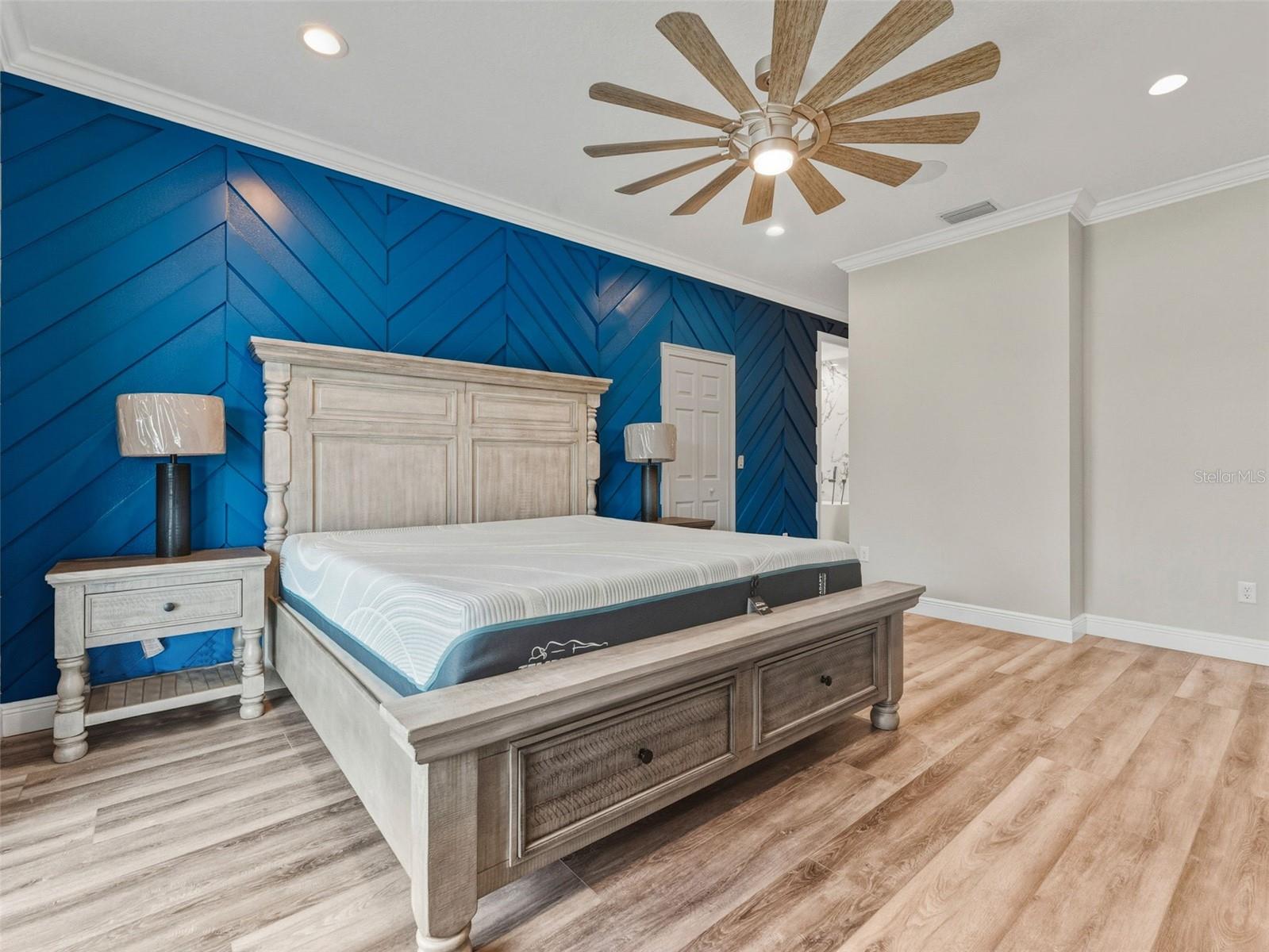 Image 19 of 76 For 8717 Driftwood Drive