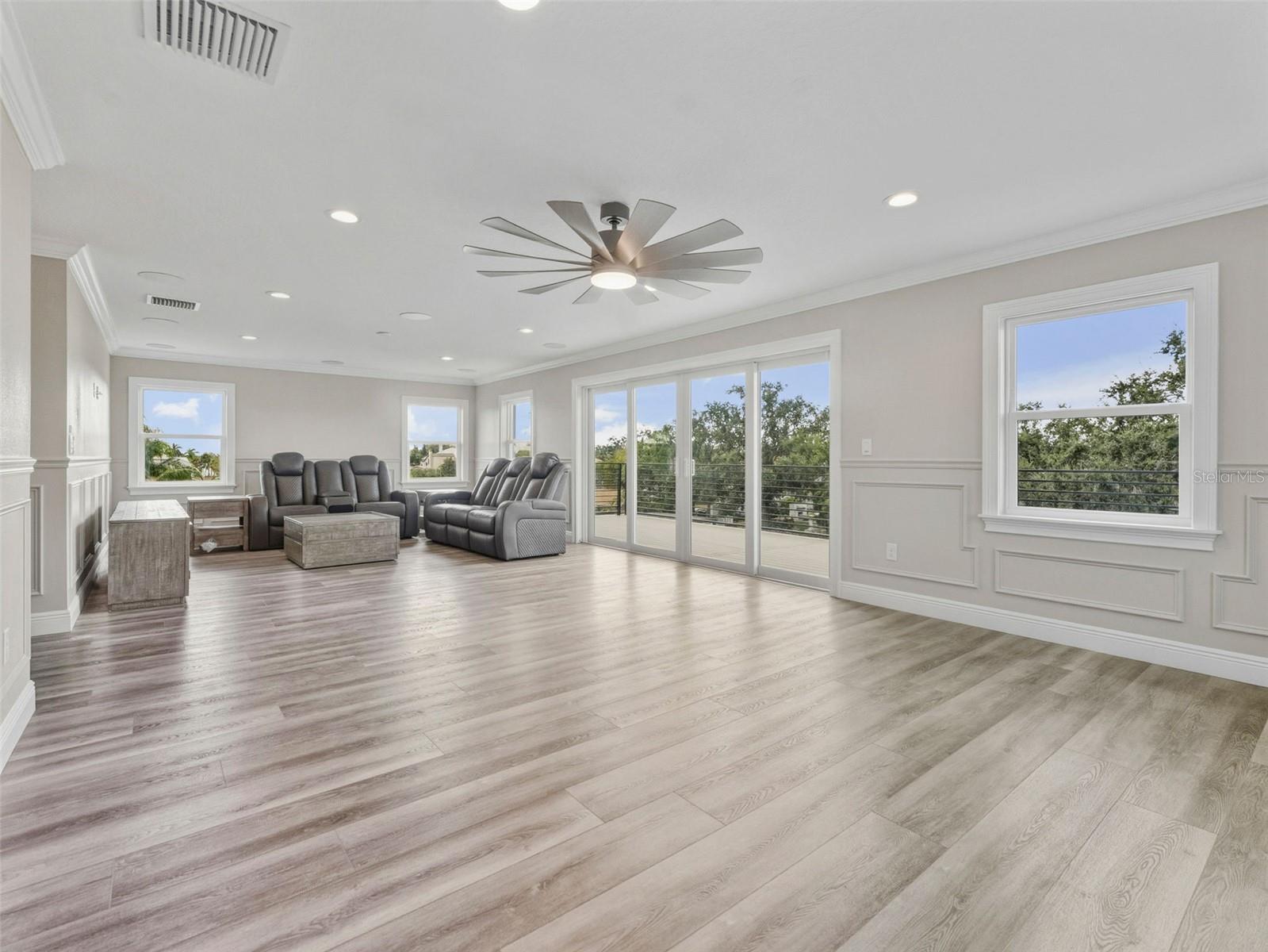 Image 32 of 76 For 8717 Driftwood Drive