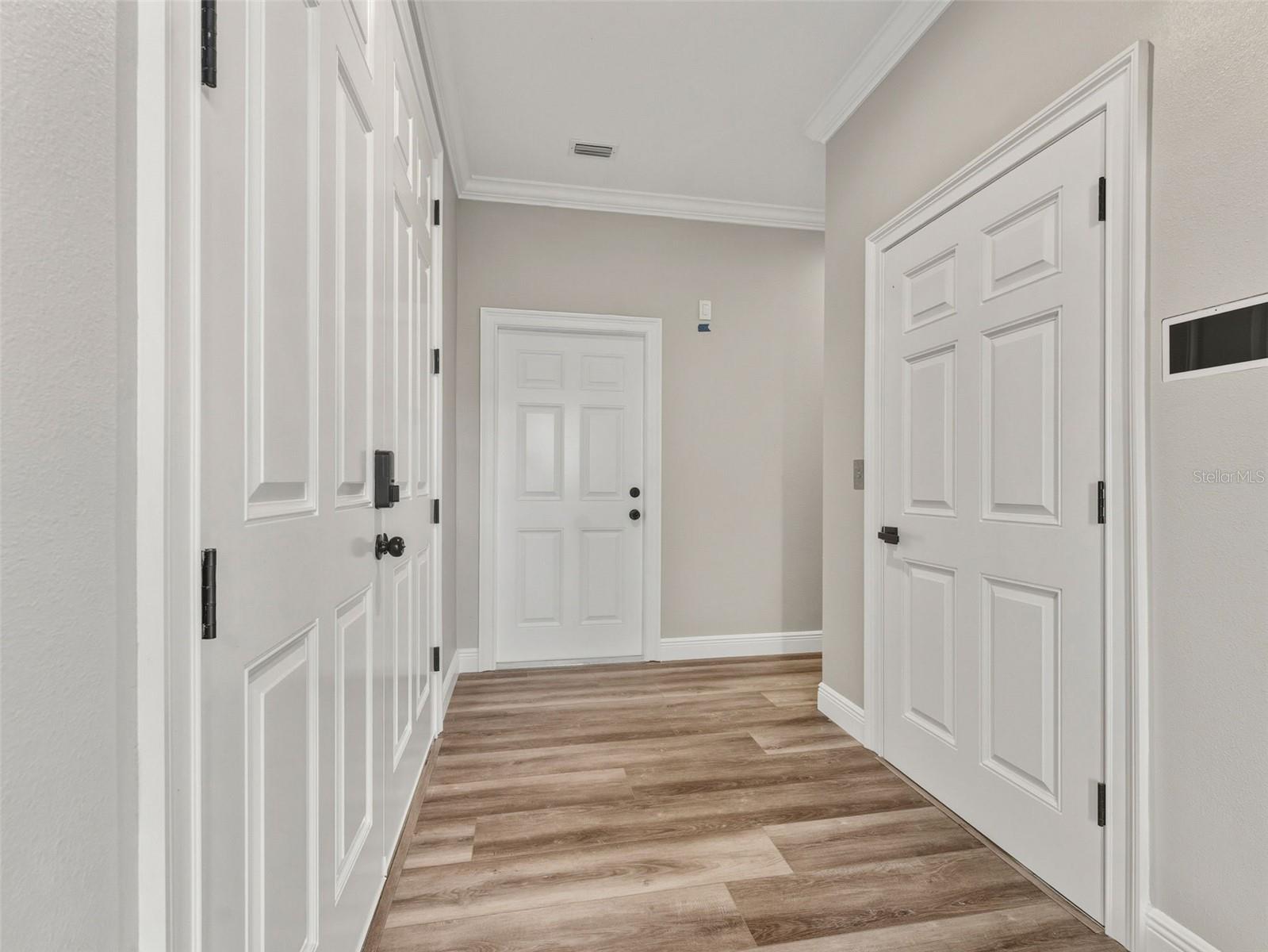 Image 6 of 76 For 8717 Driftwood Drive