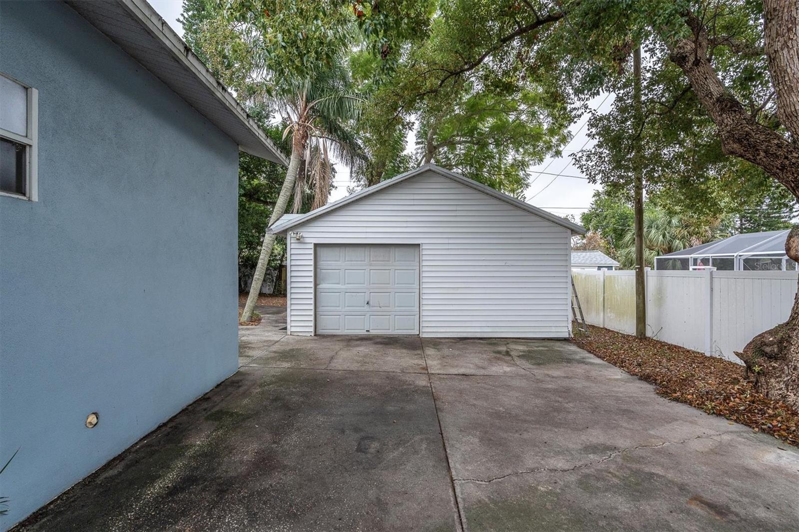 Image 48 of 61 For 1610 Indiana Avenue