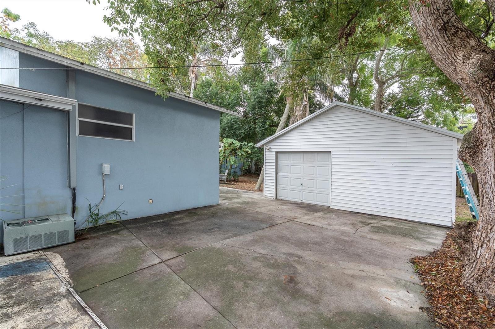 Image 49 of 61 For 1610 Indiana Avenue