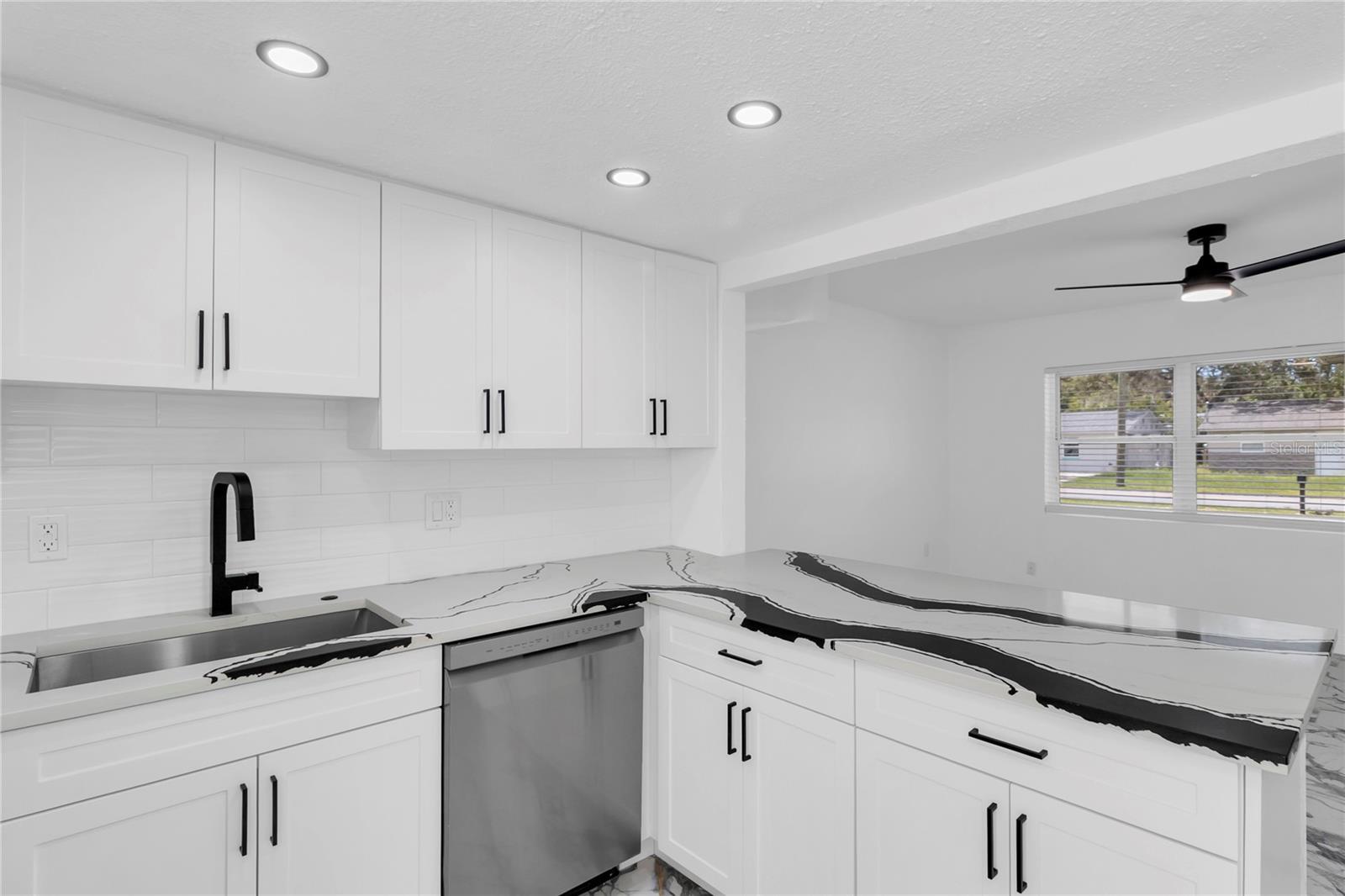 Image 10 of 29 For 7320 Oelsner Street