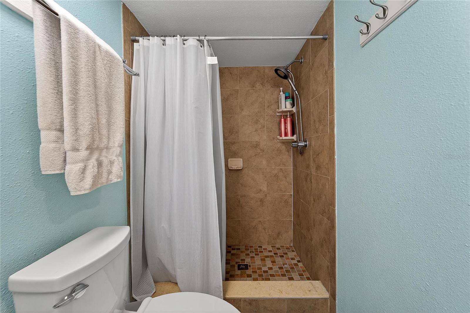 Image 26 of 34 For 2308 Hawthorne Drive