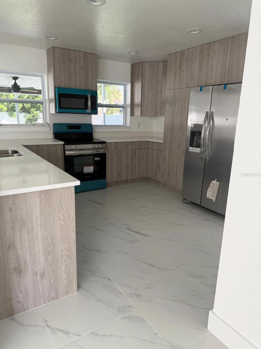 Image 12 of 32 For 4119 Harrisburg Street Ne