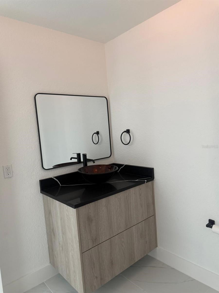 Image 14 of 32 For 4119 Harrisburg Street Ne