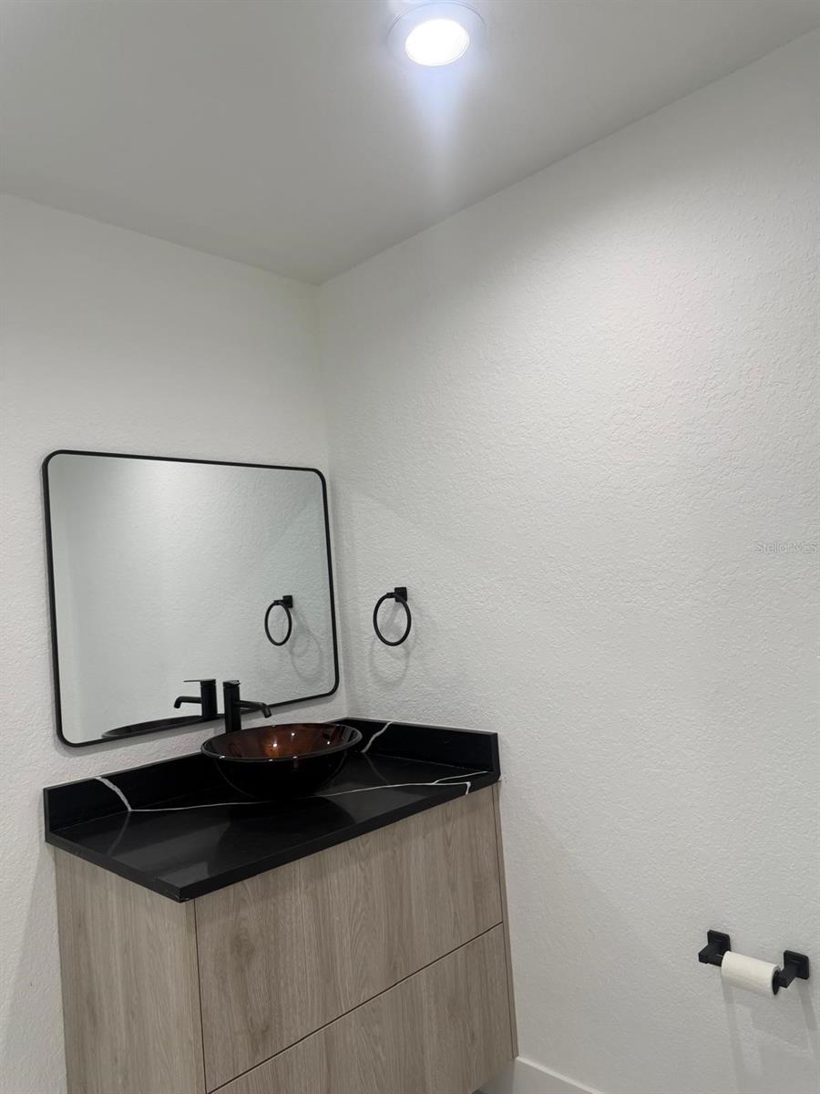 Image 16 of 32 For 4119 Harrisburg Street Ne