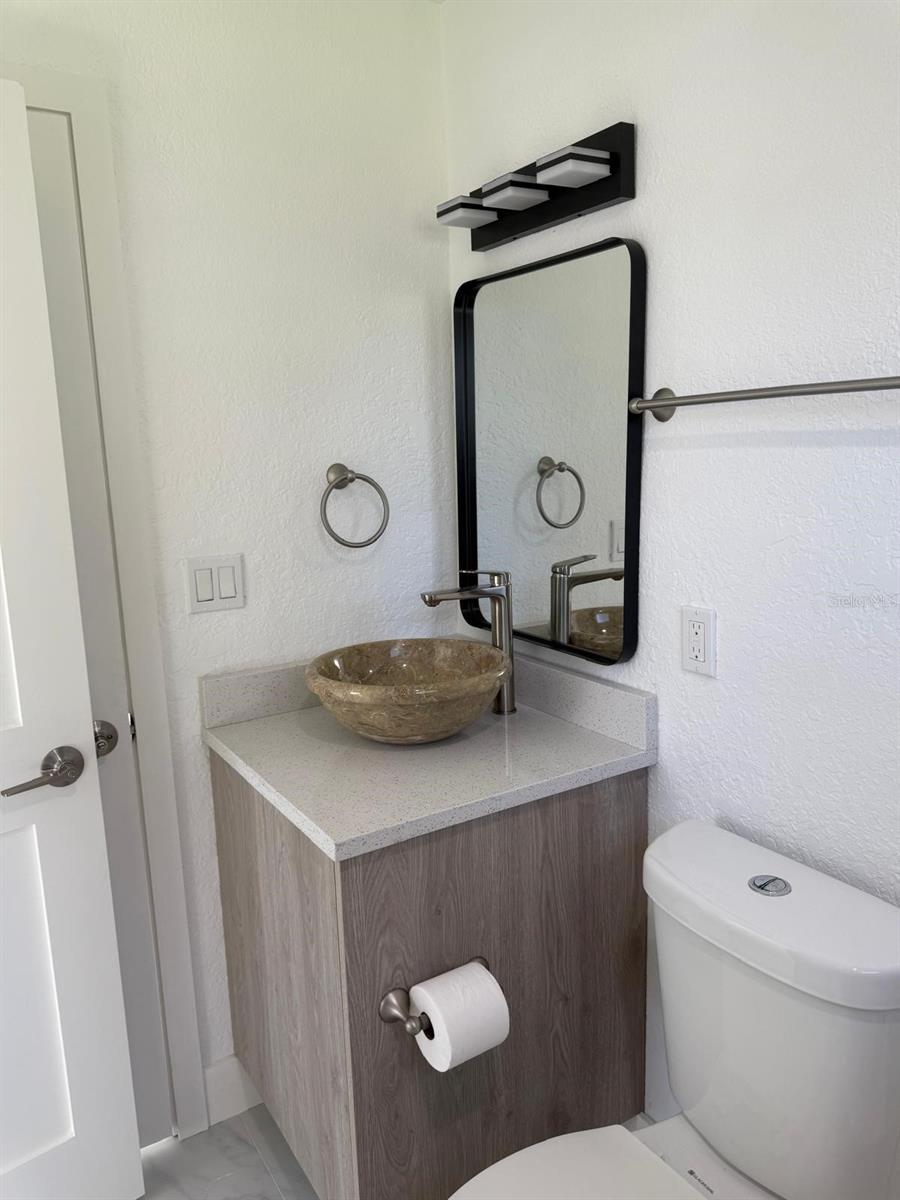 Image 18 of 32 For 4119 Harrisburg Street Ne