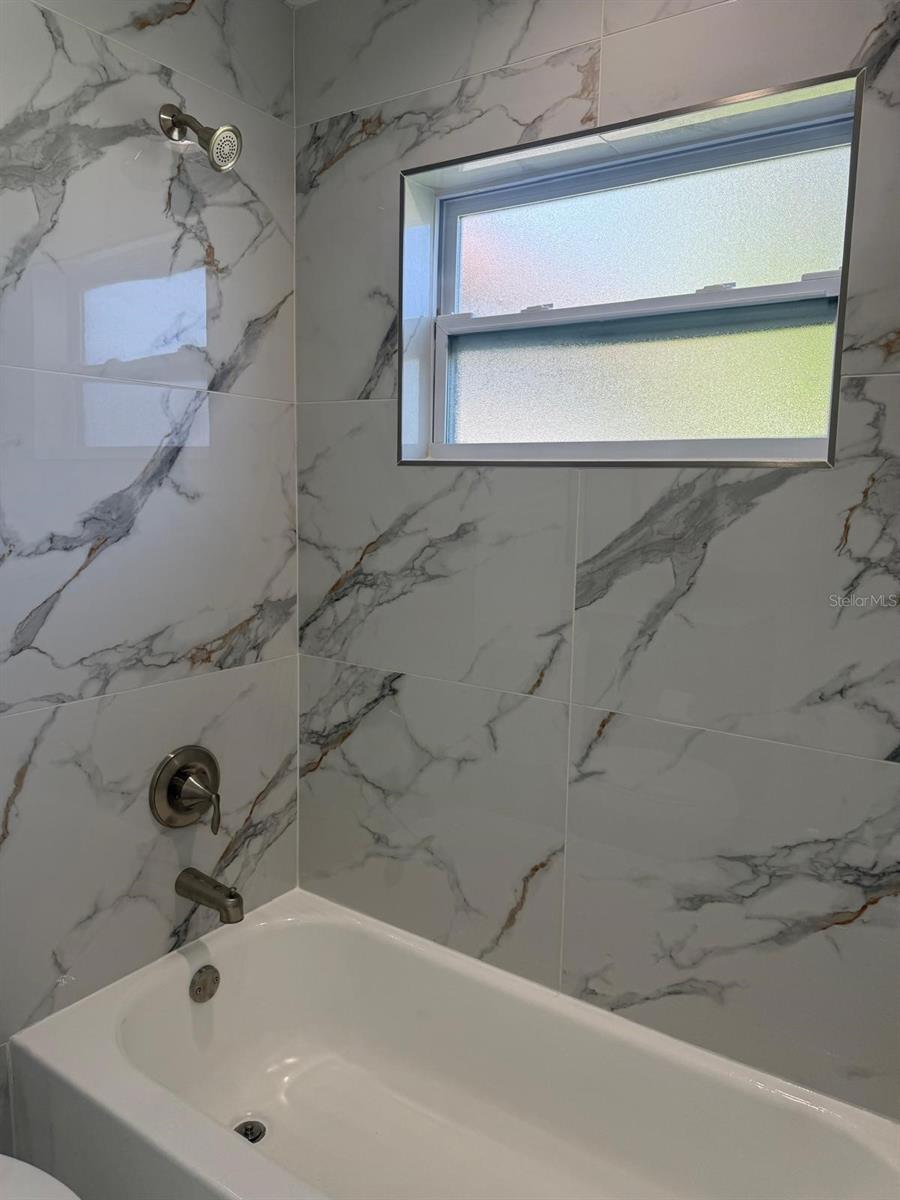 Image 19 of 32 For 4119 Harrisburg Street Ne