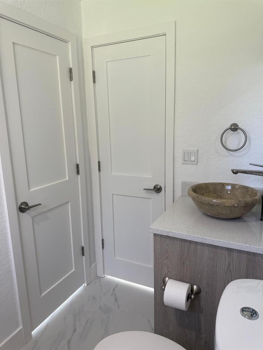 Image 20 of 32 For 4119 Harrisburg Street Ne