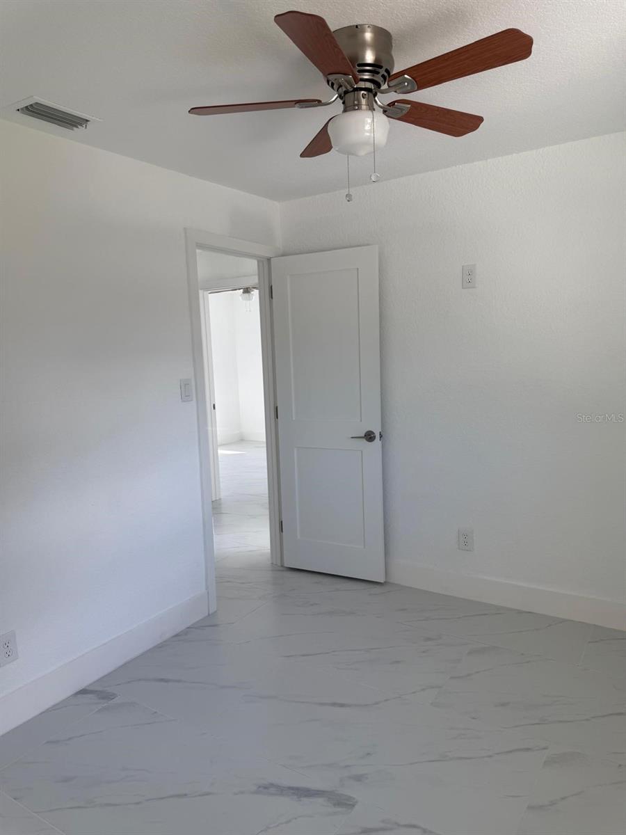 Image 24 of 32 For 4119 Harrisburg Street Ne