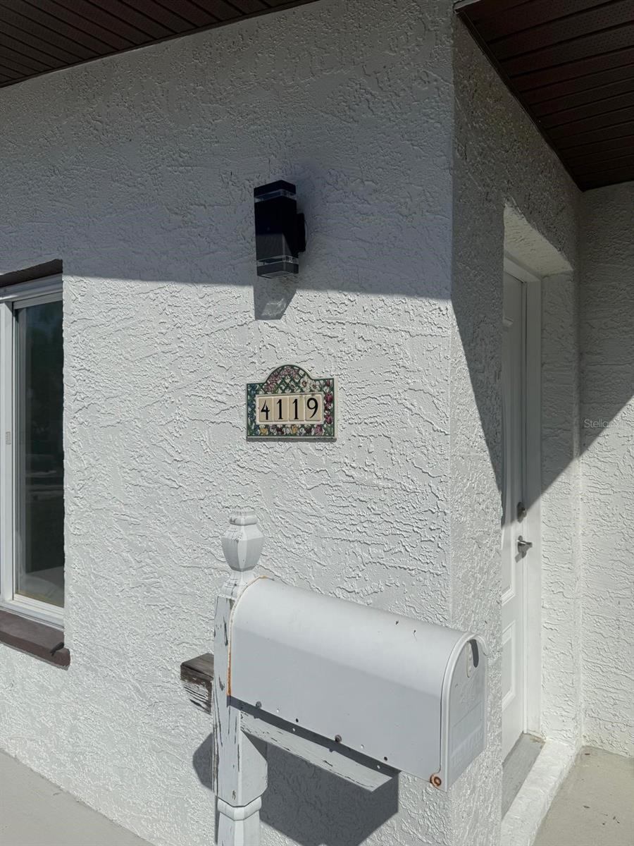 Image 5 of 32 For 4119 Harrisburg Street Ne