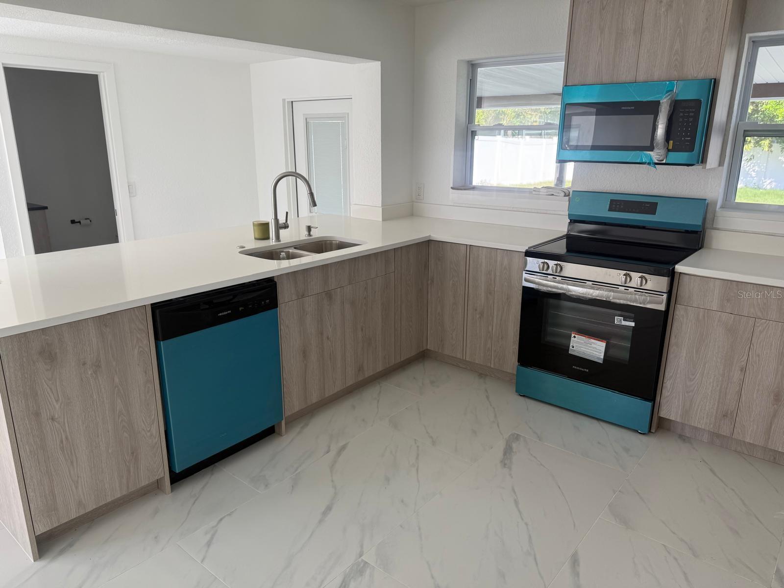 Image 9 of 32 For 4119 Harrisburg Street Ne