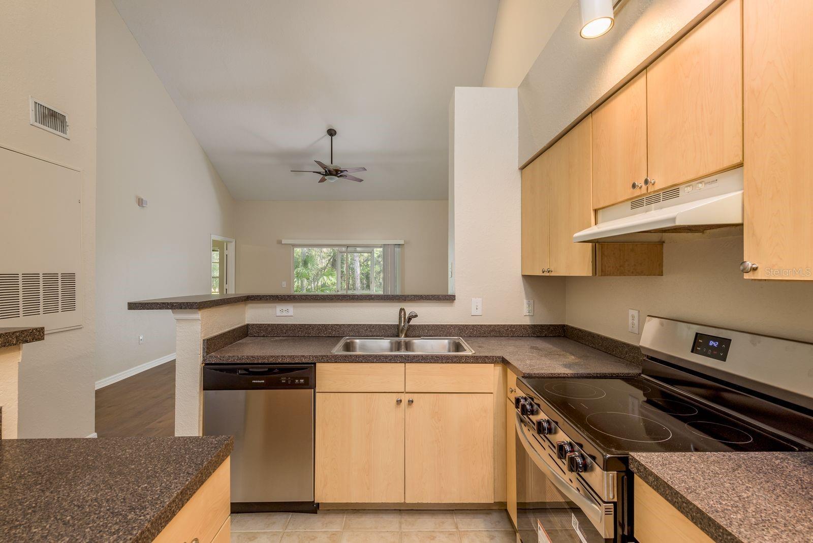 Image 10 of 50 For 3521 Kings Road 102