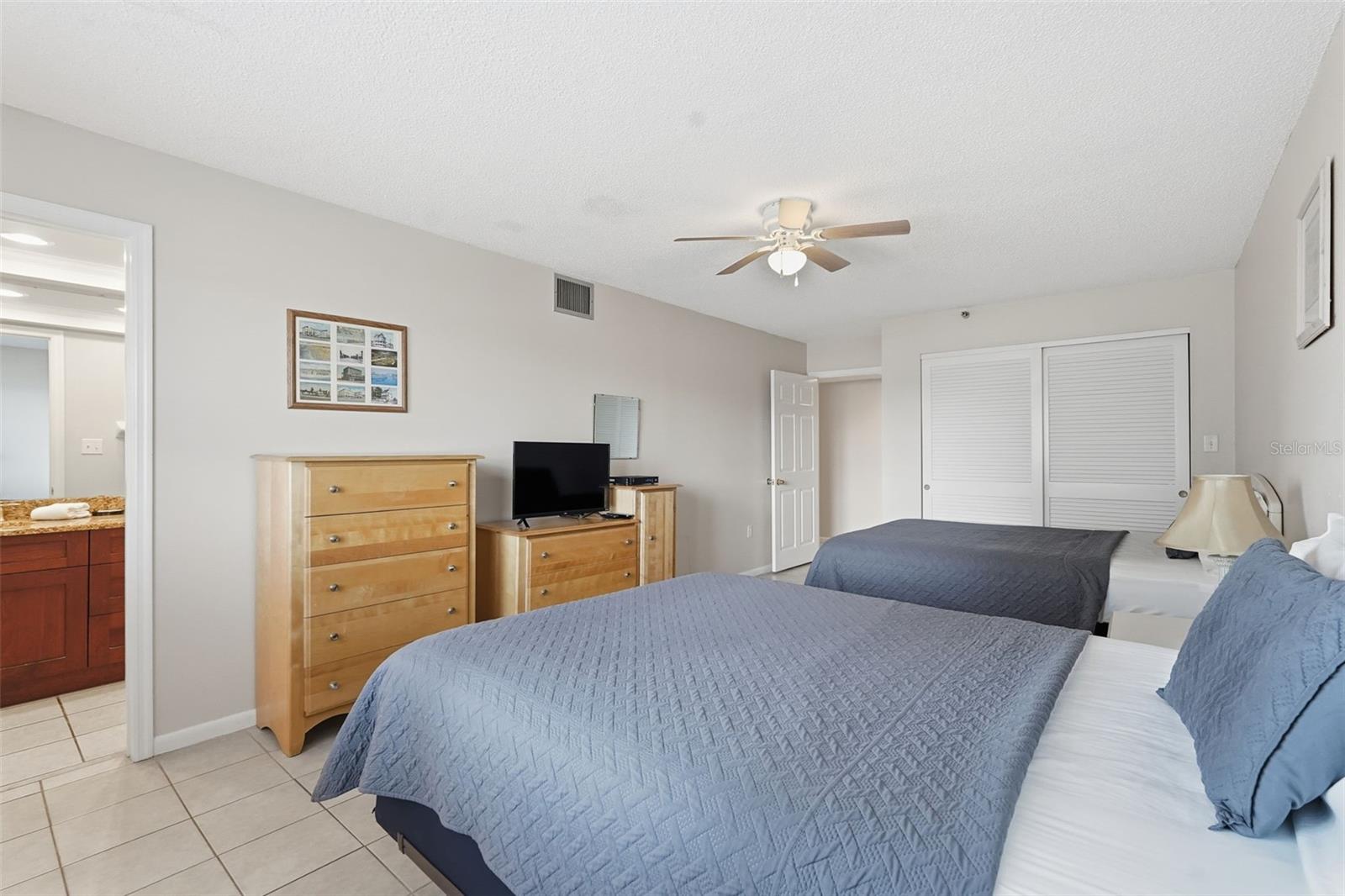 Image 14 of 43 For 17450 Gulf Boulevard 104