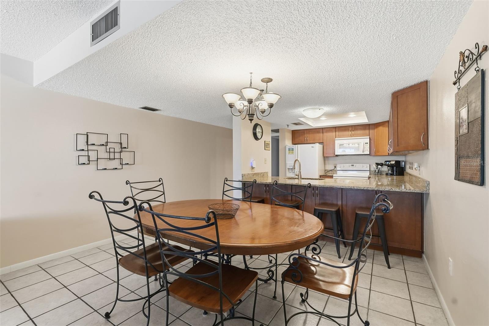 Image 33 of 43 For 17450 Gulf Boulevard 104