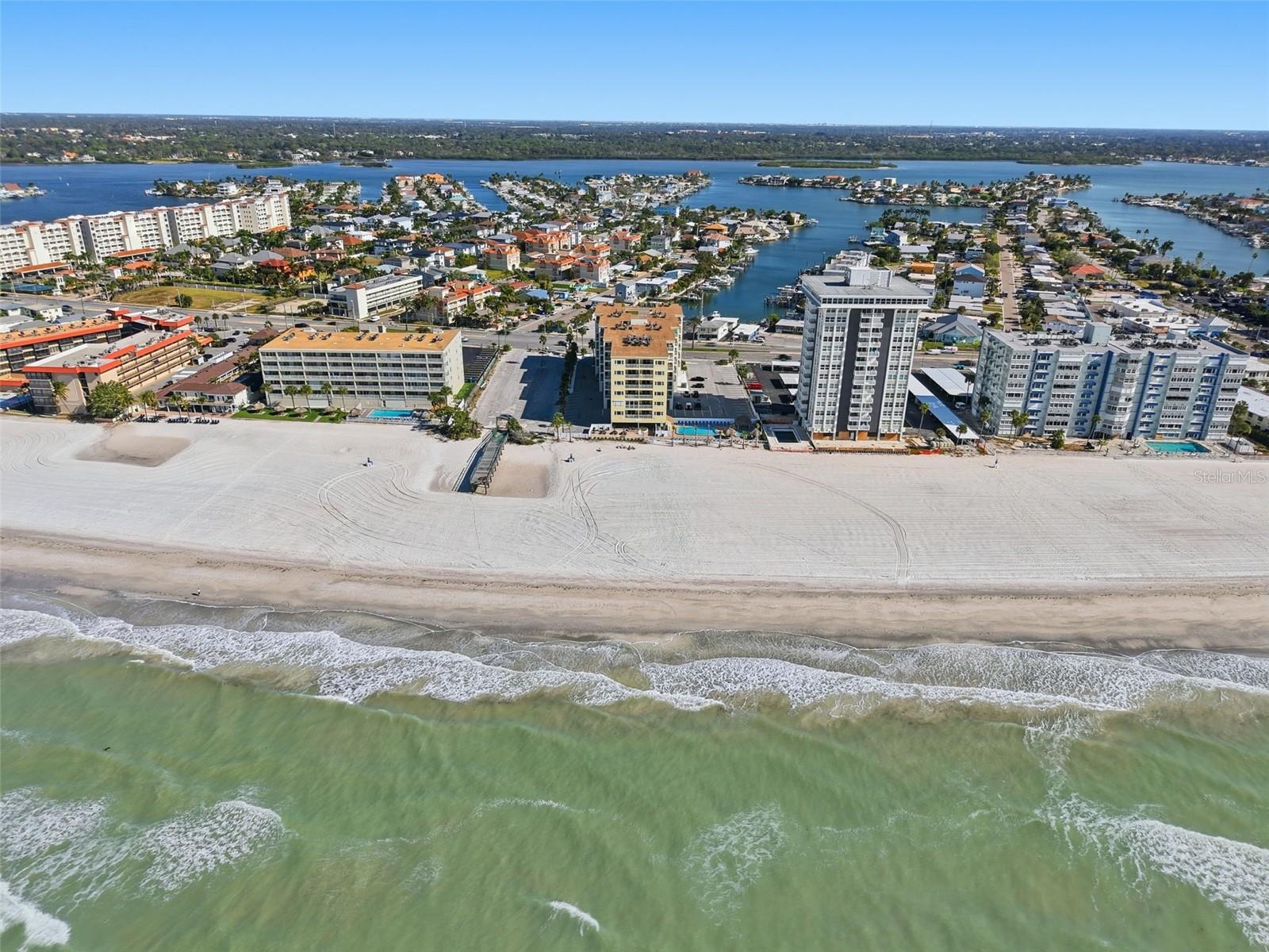 Image 7 of 43 For 17450 Gulf Boulevard 104