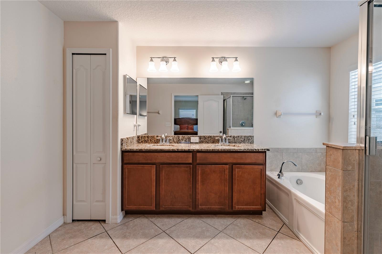 Image 23 of 35 For 12116 Echo Basin Cove